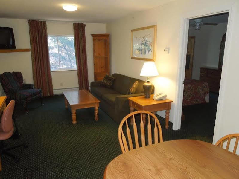 Hotel Baymont By Wyndham Essex Burlington Area Esterno foto