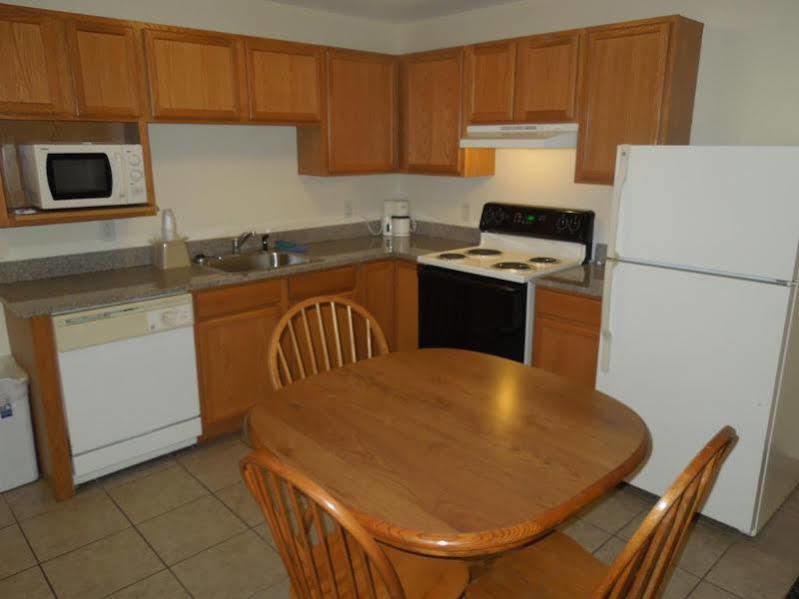 Hotel Baymont By Wyndham Essex Burlington Area Esterno foto