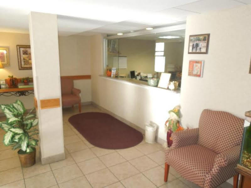 Hotel Baymont By Wyndham Essex Burlington Area Esterno foto