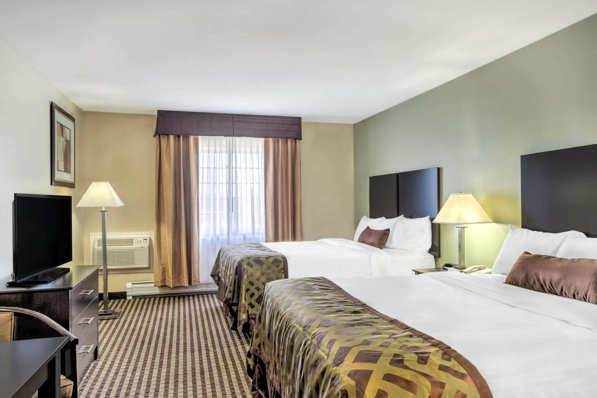 Hotel Baymont By Wyndham Essex Burlington Area Esterno foto