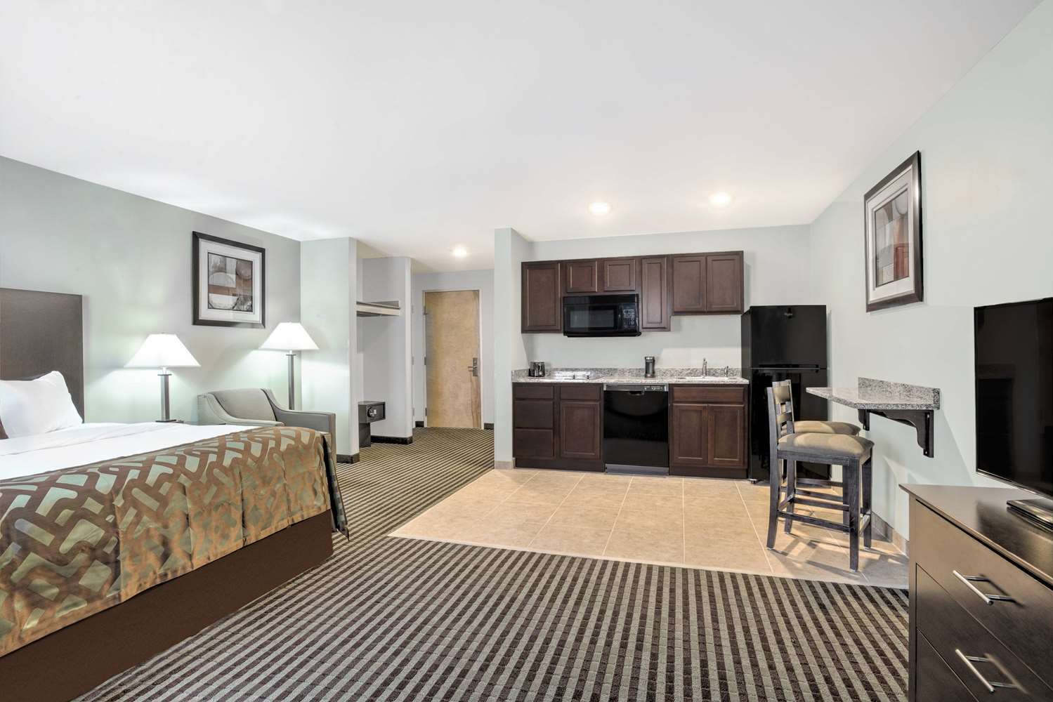 Hotel Baymont By Wyndham Essex Burlington Area Esterno foto