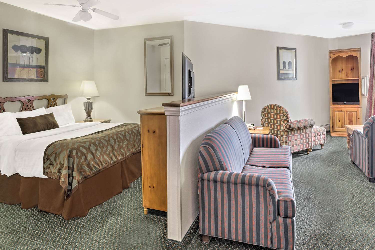 Hotel Baymont By Wyndham Essex Burlington Area Esterno foto